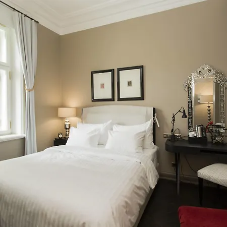 Telegraaf, Autograph Collection تالين