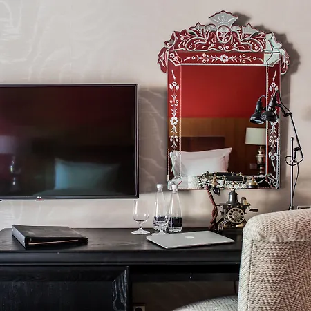 Telegraaf, Autograph Collection 5*