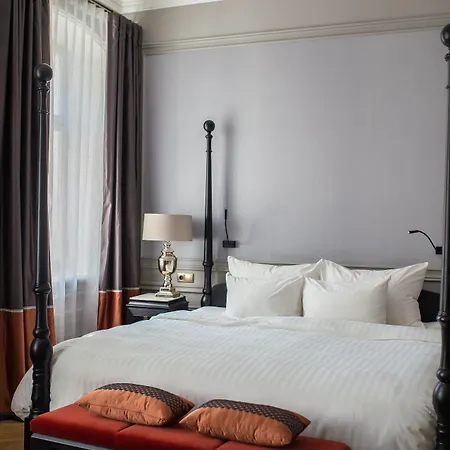 テレグラーフ オートグラフ コレクション タリン